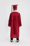 toga absolwencka, biret absolwencki, strój na zakończenie szkoły, toga dla dzieci, toga na studia, uroczysta toga, elegancki strój absolwencki, bordowa toga, akademicki biret, ubranie na zakończenie edukacji