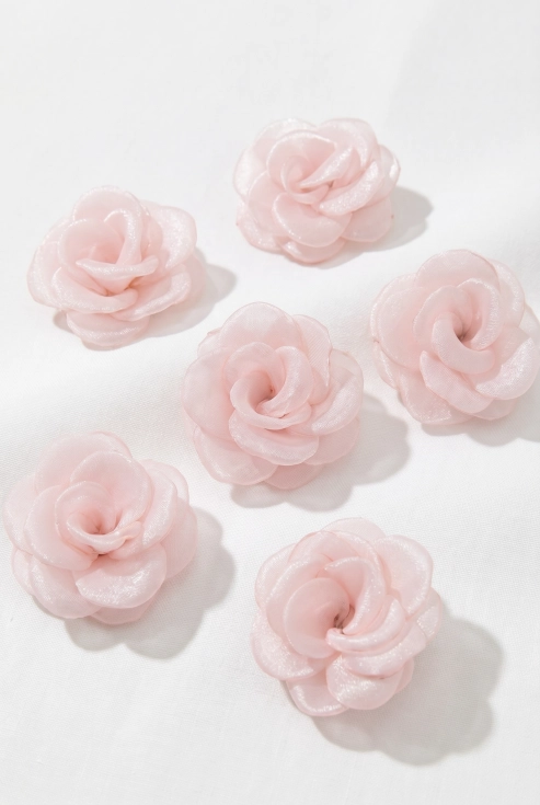 Professional_high-end_product_photography_of_six_d-1776772702651.png
