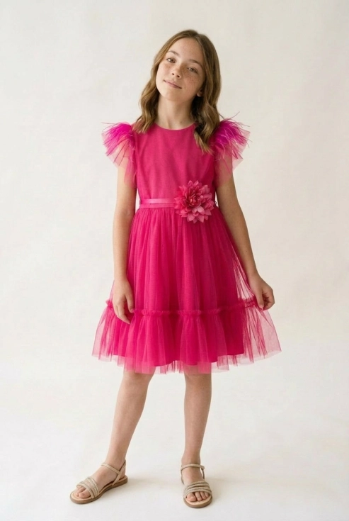 Change_the_girls_pose_to_a_characteristic_ZARA_ca-1781703973218.png