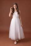 Same_young_girl_same_product_photo_shoot_and_same-1792824562720.png