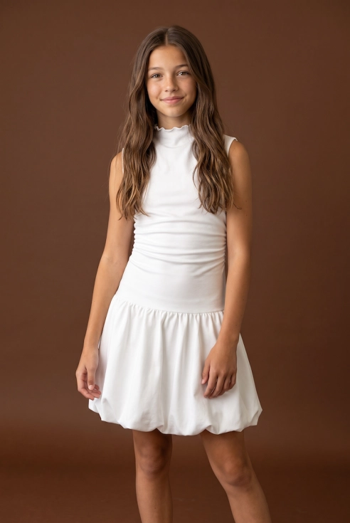 Professional_e-commerce_fashion_campaign_photograp-1792915162069.png